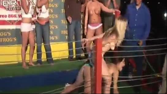 These sluts like to show off