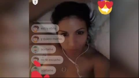 Zorra mostrando tetas en azar